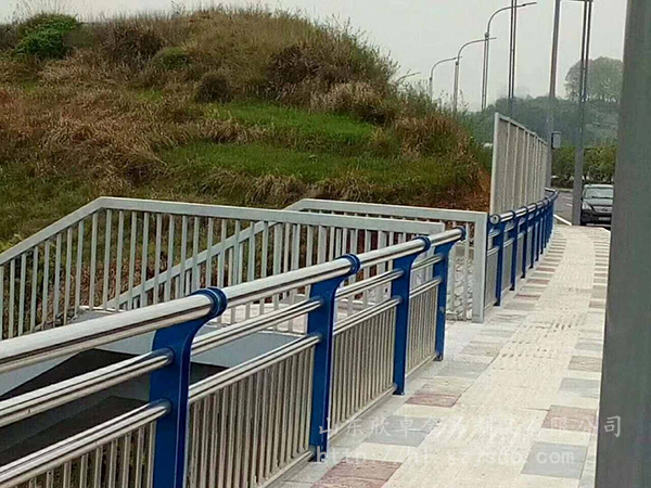 不锈钢桥梁护栏