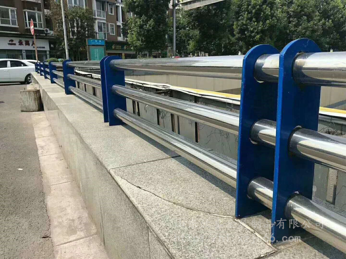道路防撞护栏